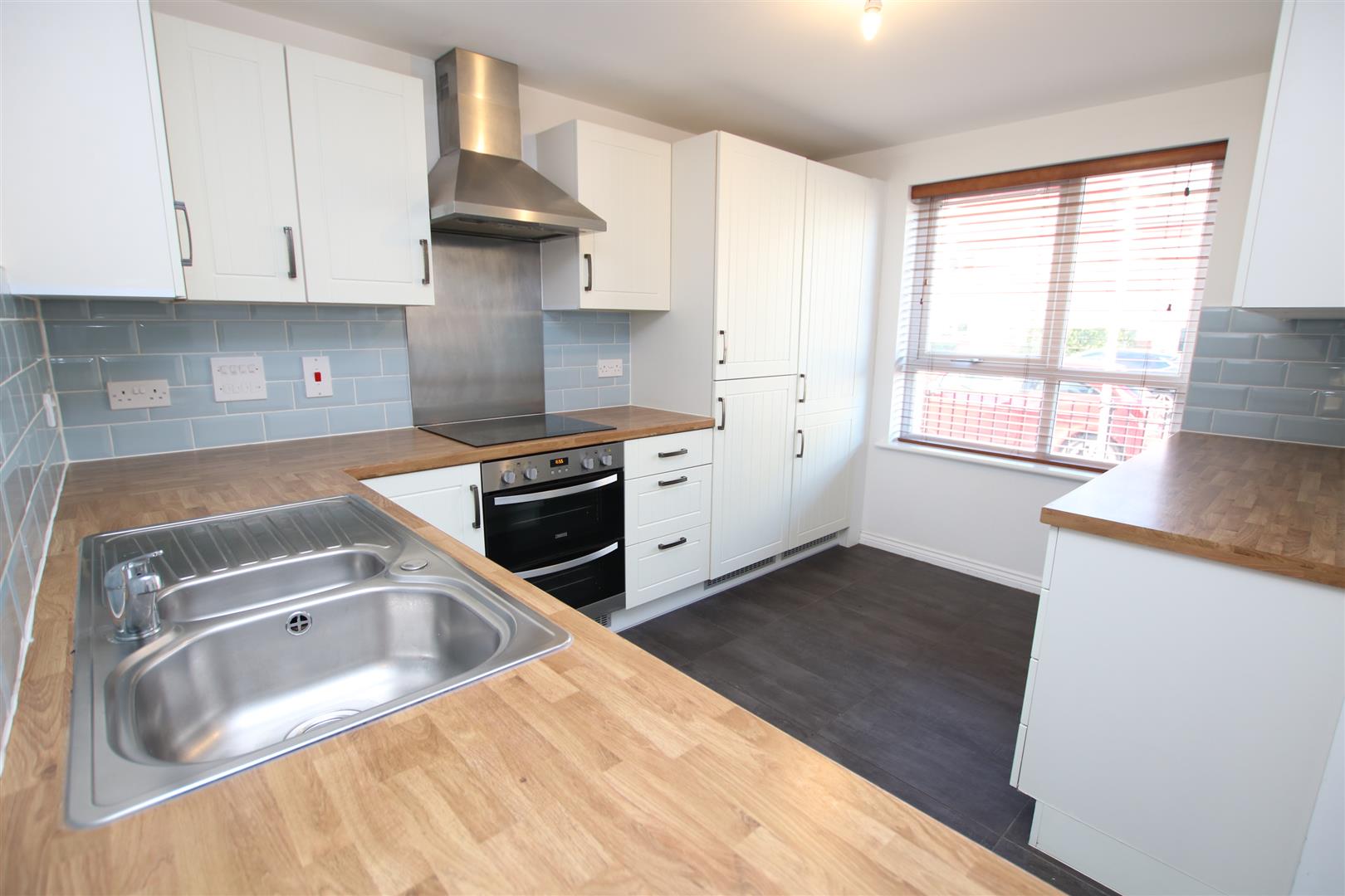 Property Images |  Naomi J Ryan Estate Agents