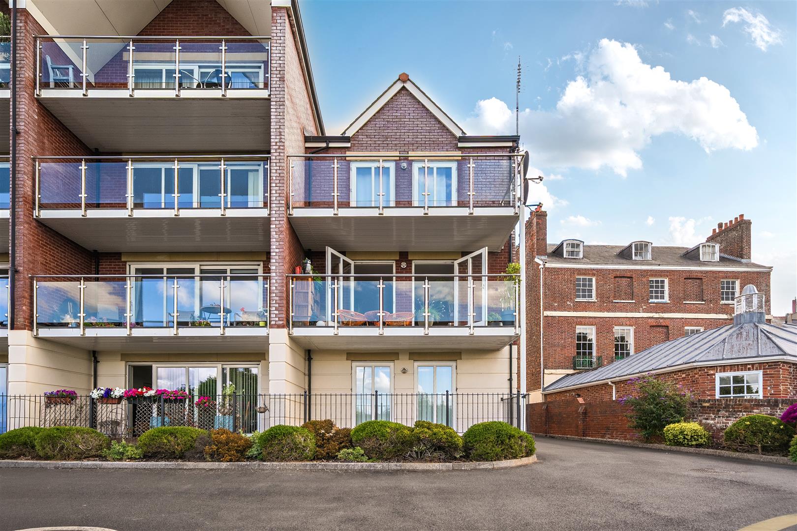 Property Images |  Naomi J Ryan Estate Agents